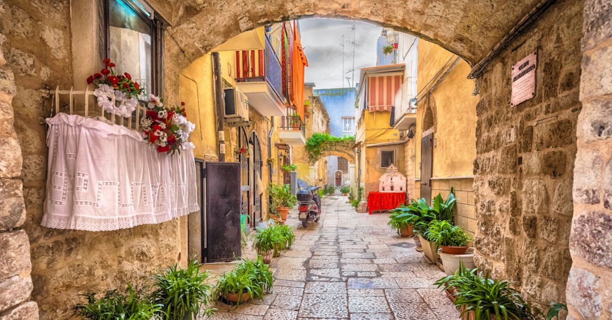 bari streets