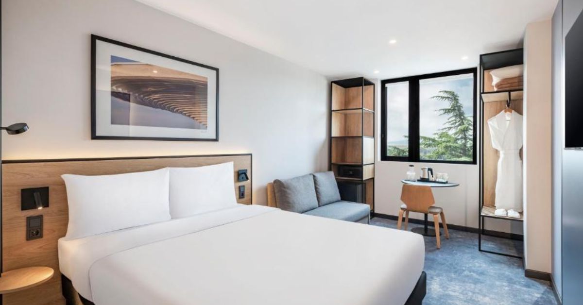 tbilisi airport hotel