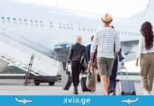 შეიძლება თუ არა მგზავრის რეისიდან მოხსნა? 5 მიზეზი, რაც ყველა მოგზაურმა უნდა იცოდეს Passengers walking towards the airplane at the airport for boarding