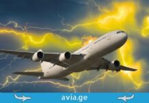 სტატისტიკა და რისკები – რა გავლენას ახდენს ელვა ფრენის პროცესზე? Airplane flying through intense yellow lightning strikes