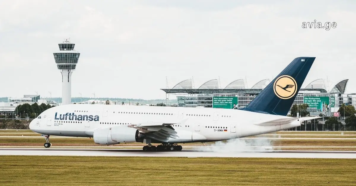 Lufthansa plane landing