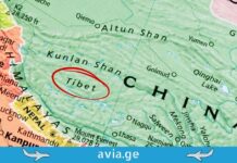 საიდუმლო, რომელსაც ავიაკომპანიები მალავენ – რატომ არის აკრძალული ტიბეტის თავზე ფრენა? A close-up map showing China and Tibet, with "Tibet" circled in red. The avia.ge logo banner is at the bottom with small airplane icons.